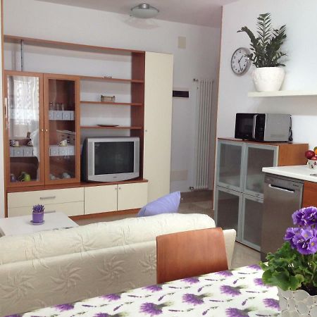 Aloe Beach Apartments, Ombrellone, Parcheggio E Uso Di Biciclette Gratis Римини Экстерьер фото