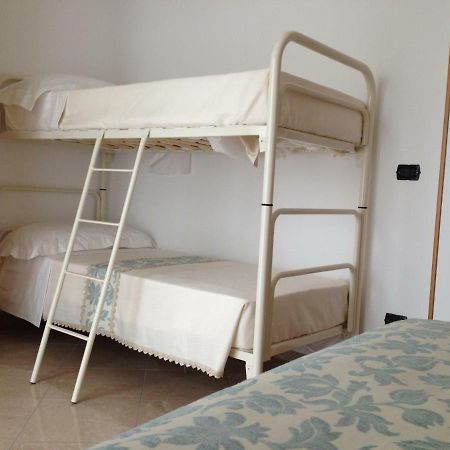 Aloe Beach Apartments, Ombrellone, Parcheggio E Uso Di Biciclette Gratis Римини Экстерьер фото