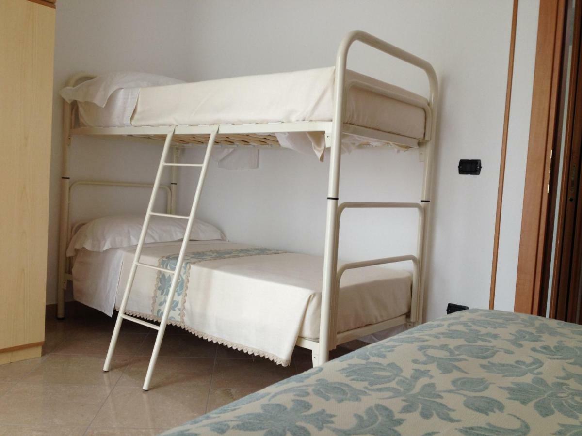 Aloe Beach Apartments, Ombrellone, Parcheggio E Uso Di Biciclette Gratis Римини Экстерьер фото